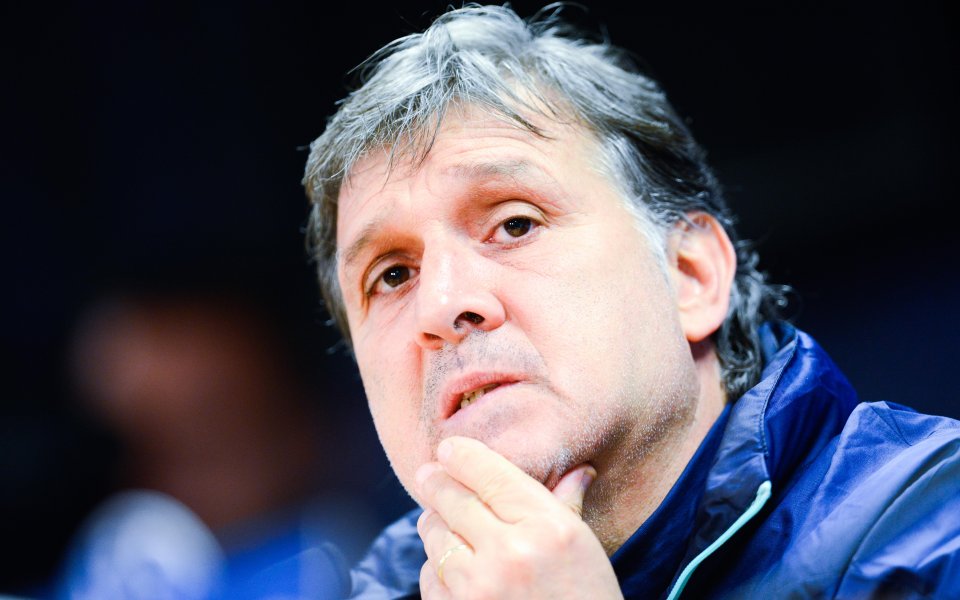 Барса вече търси заместник на Мартино