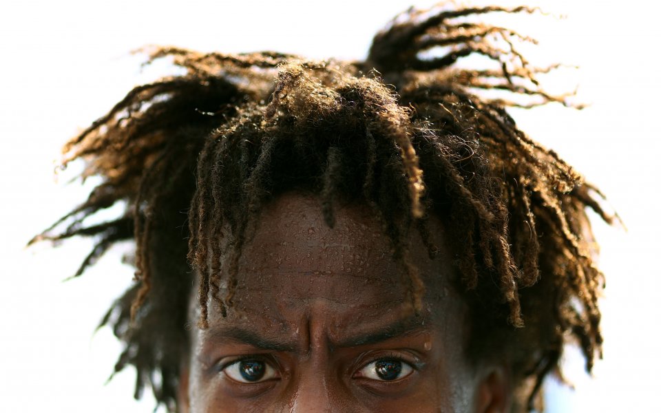 Монфис слага кариерата си на пауза