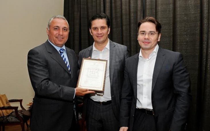 Наградиха Христо Стоичков за принос към детски турнир