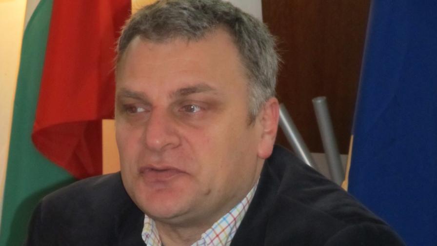 Петър Курумбашев напуска Парламента