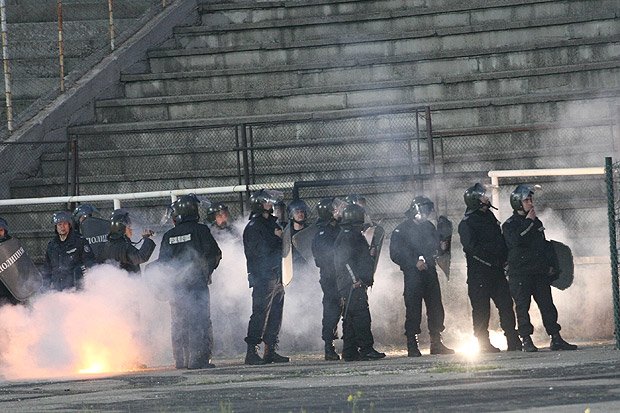 Атмосферата на стадиона в парк Лаута по време на мача1