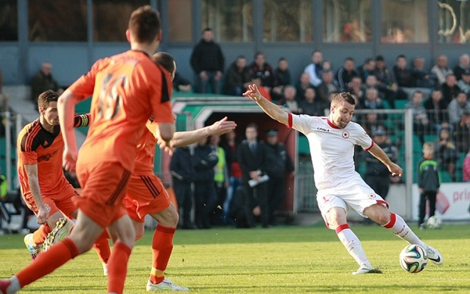 Левски отнесе 2000 лева глоба, ЦСКА – 6 хиляди, Милисавлевич изгоря за 1 мач