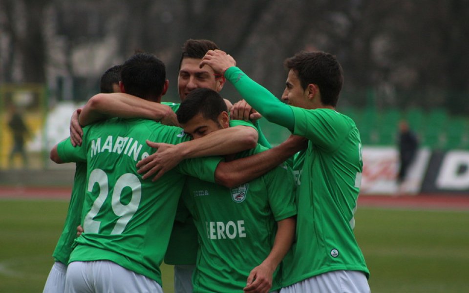 Берое играе контрола на Разпети петък