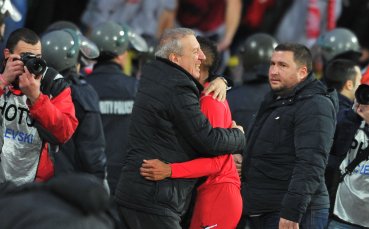 Босовете на ЦСКА поздравиха футболистите в съблекалнята