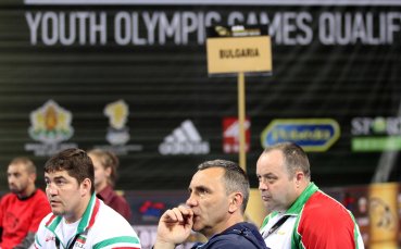 Двама българи се боксират утре на световното в Арена Армеец