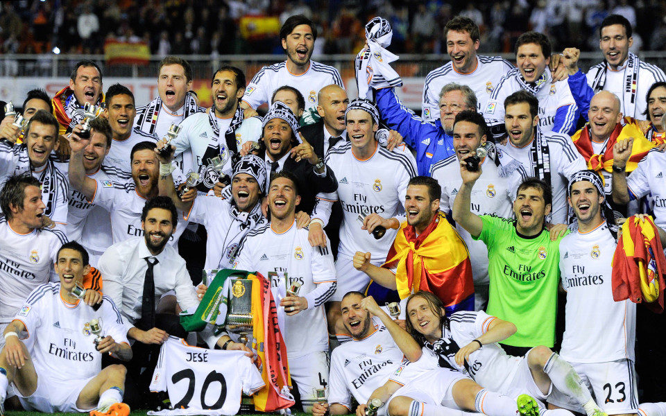 ВИДЕО: Реал покоси Барса и грабна първи трофей
