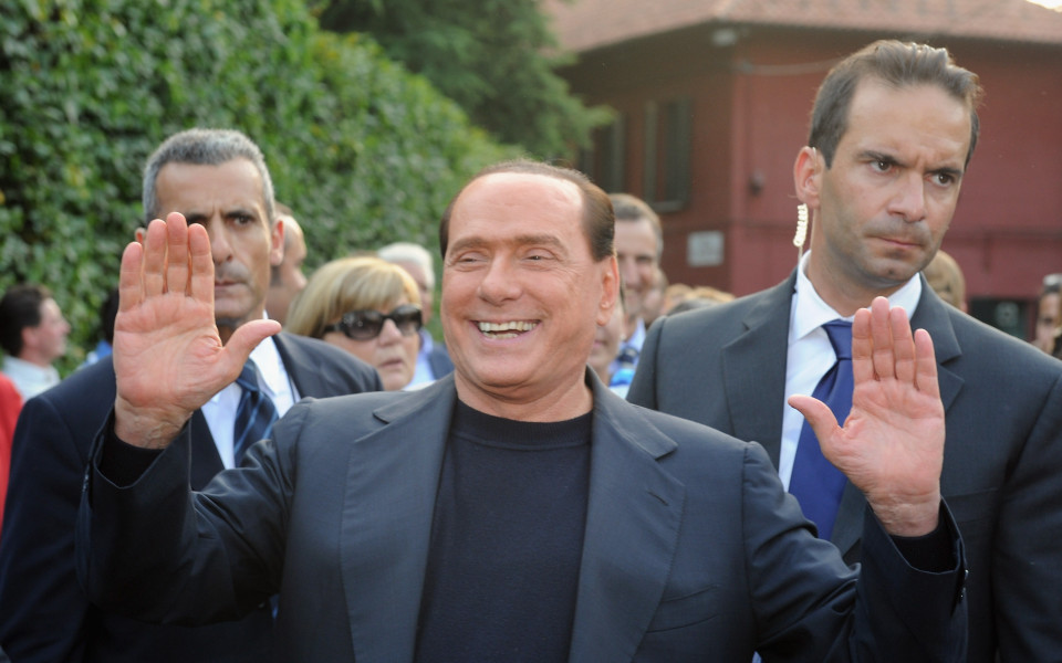 Годеницата на Берлускони породи слухове за бременност