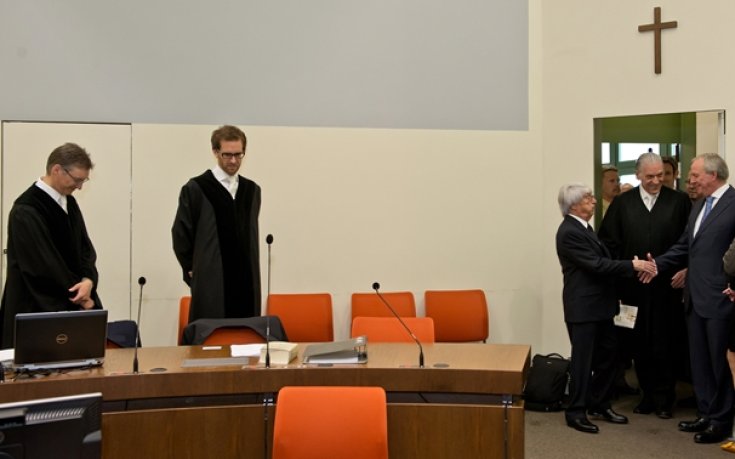 Екълстоун изтощен още след първия ден на процеса