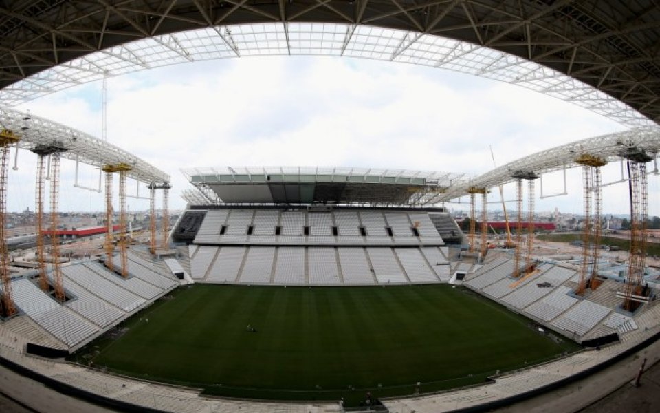 ВИДЕО: Тестваха тревното покритие на стадиона в Сао Пауло