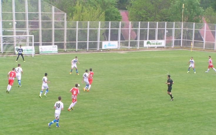 Бултекс Къп, Група В: Цървена звезда-Академия Георге Хаджи 2-0