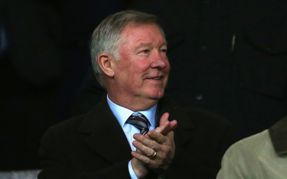 ВИДЕО: Какво прави Сър Алекс на трибуните?