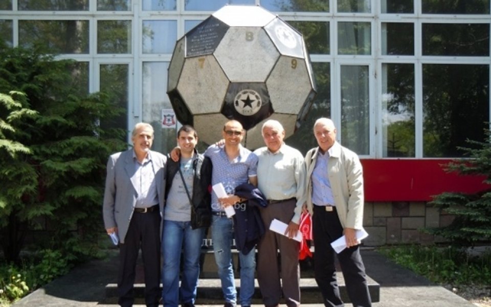 Мартин Петров и негови роднини си купиха акции на ЦСКА