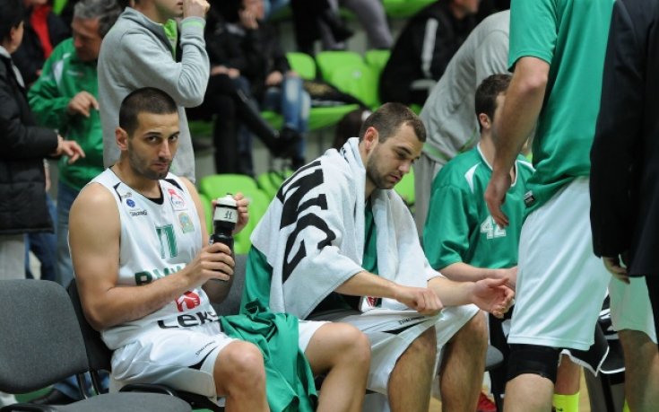 Балкан посреща Левски в пълен състав