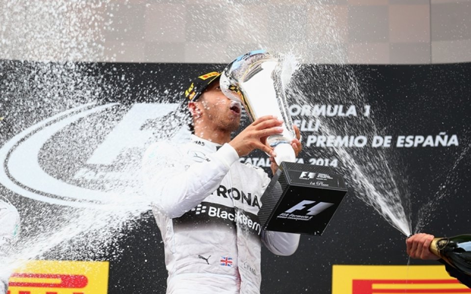 Хамилтън с четвърта поредна победа във Формула 1