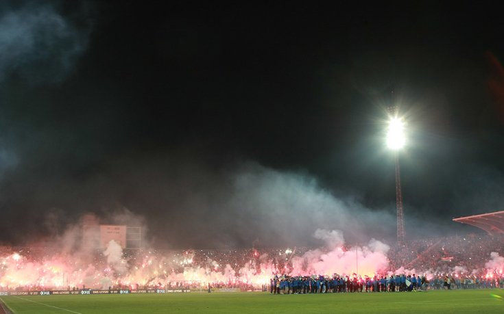 Феновете на Левски: Вън пиявиците от клуба!