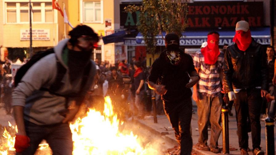 Истанбул: 20 арестувани при операция срещу демонстранти