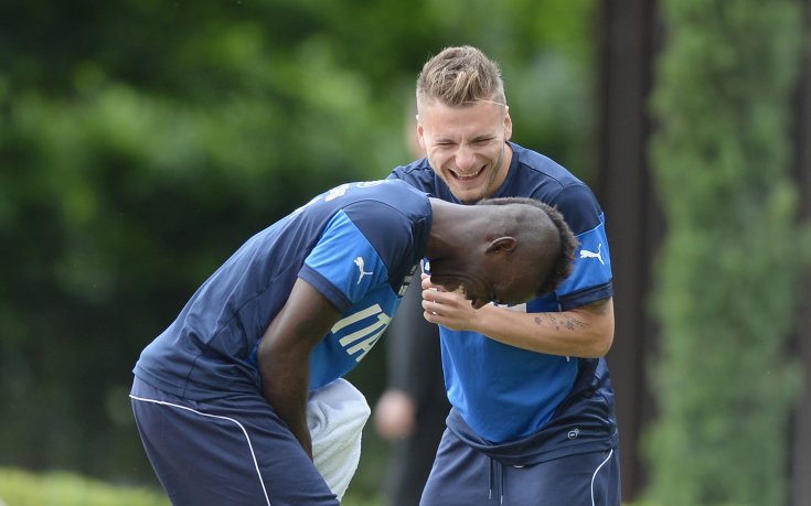 СНИМКИ: Чиро Имобиле успя да разсмее Балотели