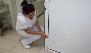Близки на ранена потрошиха спешната помощ в Казанлък