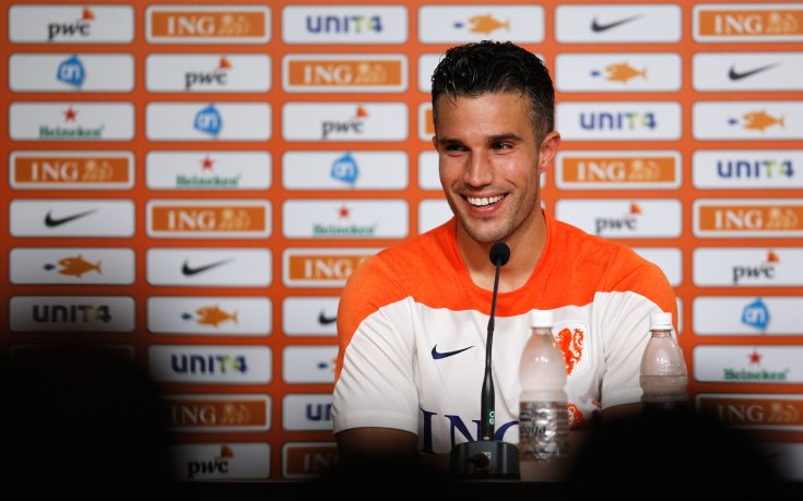 Ван Перси с рани след инцидент със сърфист на плажа в Рио