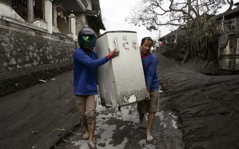 Арестуван задето кара пиян... хладилник