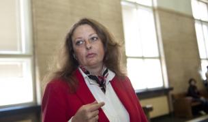 Виолета Николова