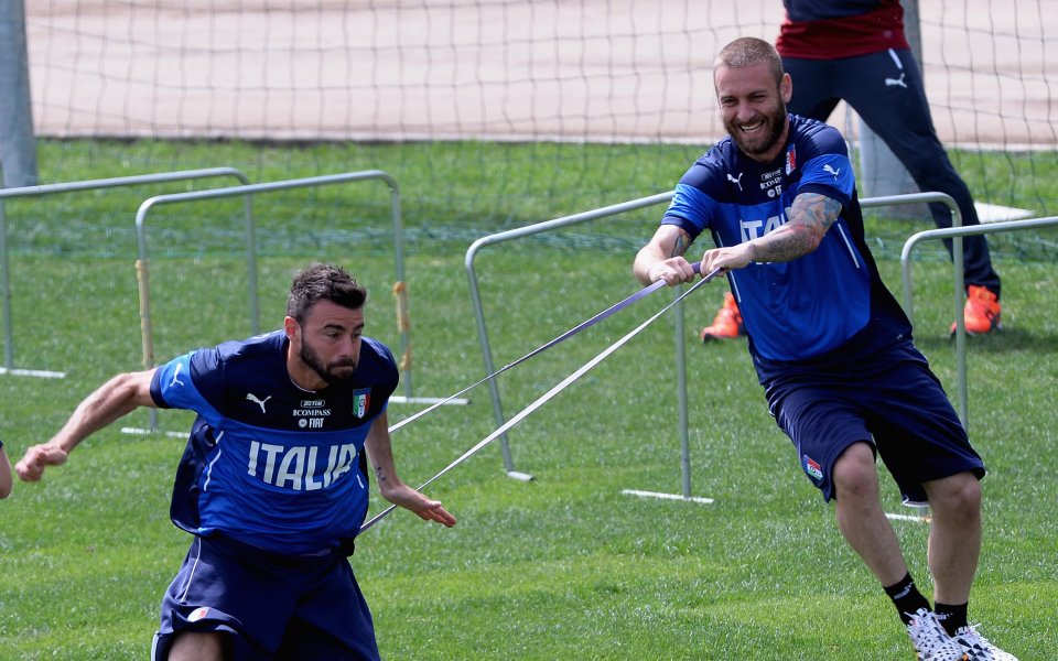 Италия съвсем се угрижи – Де Роси и Бардзали също не тренират