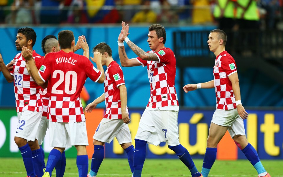 Хърватско парти срещу Камерун, Манджукич изгря за 4:0