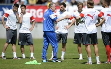 Хитцфелд се оттегля от Швейцария