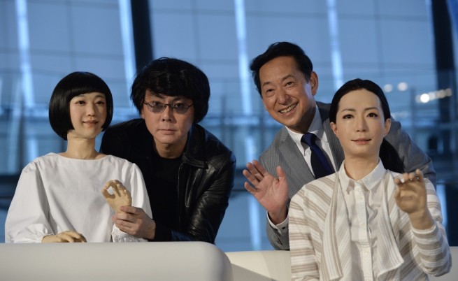 Нови японски роботи изглеждат и говорят като хора