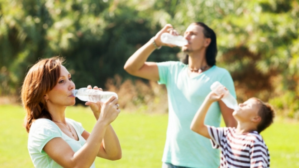 Защо децата трябва да пият предимно вода