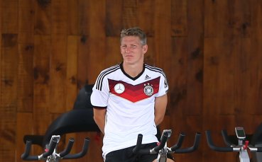 Германия поднови тренировки без Швайни и Мертезакер