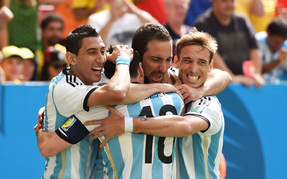 Аржентина на полуфинал за първи път от 24 години