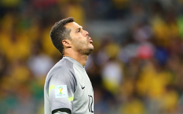 Един от най добрите вратари през този век Жулио Сезар ще