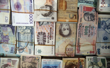 Девет футболисти във Виетнам осъдени за черно тото