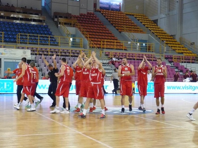 баскетбол младежи Крис Минков Александър Везенков Петко Делев1