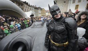 Какво е чувството да се срещнеш с Батман (видео)