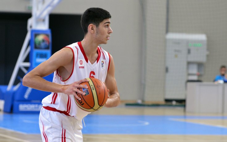 Юношите приключиха първата фаза с победа