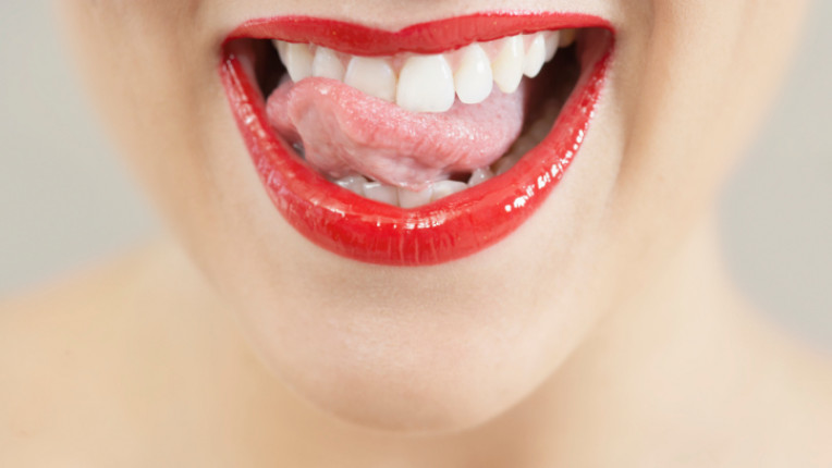 секс уста желание страст зъби език червило