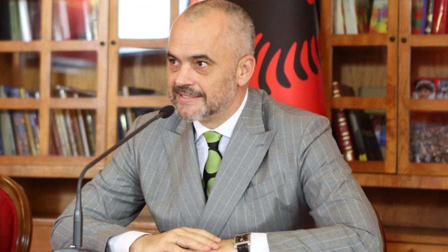 Албанският премиер Еди Рама