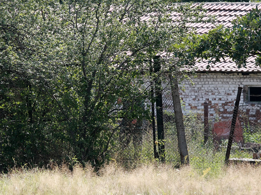 Транспортират в София четирима от пострадалите в Костенец Извън района има само счупени стъкла, но разходите ще бъдат възстановени от завод ТЕРЕМ, увери военният министър