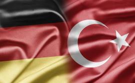  <p>Това 12-годишно момиче взриви обществото в Турция</p> 