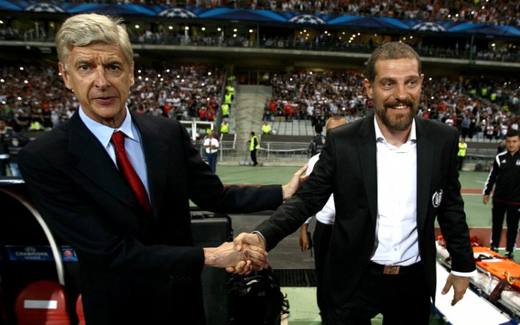 Замерили Венгер с бутилка след края на мача с Бешикташ