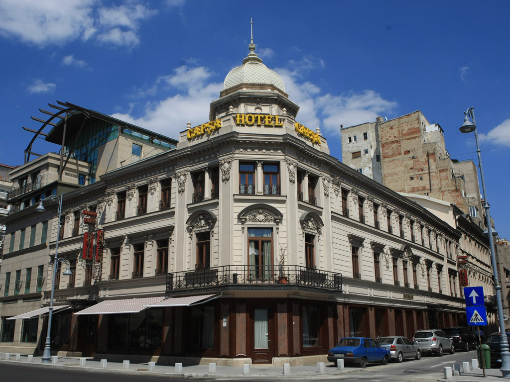 Букурещ е наричан още "Малкият Париж" заради приликата си с френската столица - архитектурата от ХІХ век