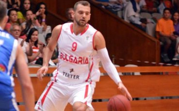 Тримата отстранени с отворено писмо