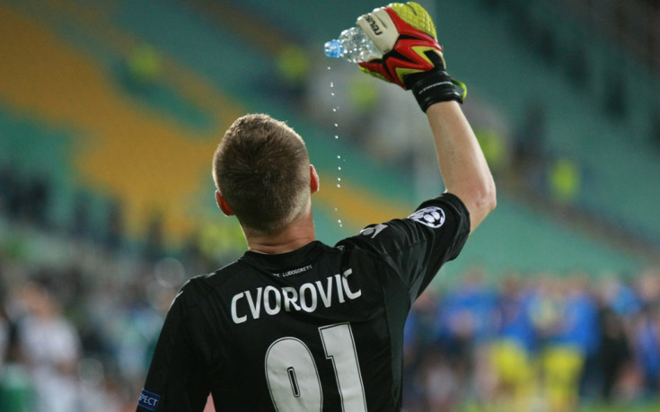 Динамо Букурещ пуска вратарски фланелки на Моци