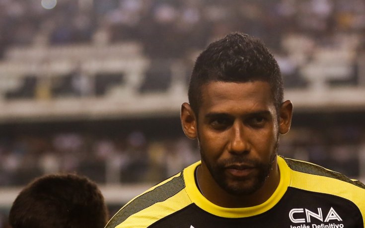 ВИДЕО: Расистки обиди вбесиха вратаря на Сантос