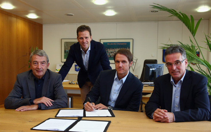 Томас Шнайдер влиза в щаба на Льов