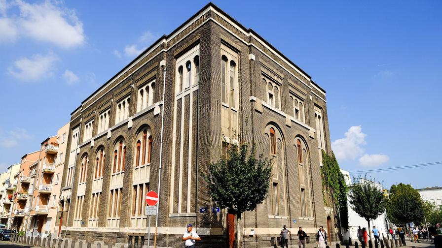 Трима души пострадаха от умишлен палеж в брюкселска синагога