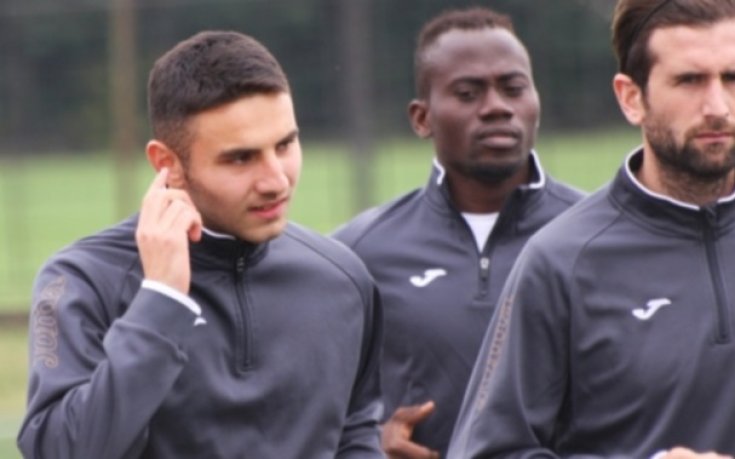 Мемет Син и Ошобе Оладеле на проби в Локо Пловдив