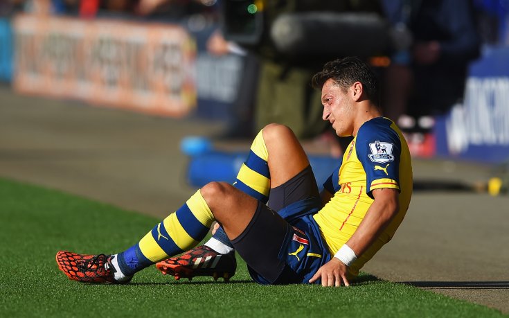 Йозил: Критикуват ме повече от другите, странно е